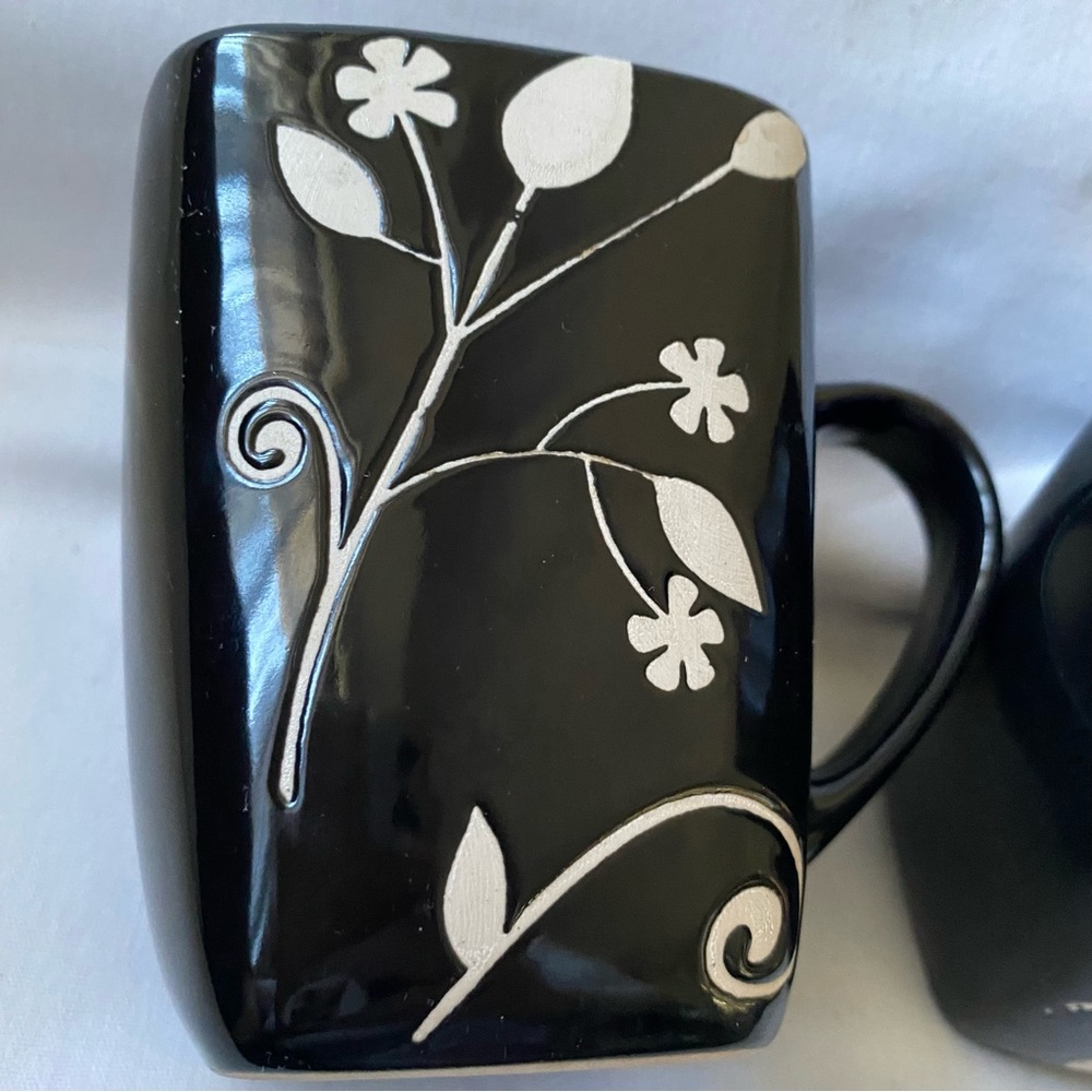 Set Of 2 Baum Floral Vines Square Mugs Black White